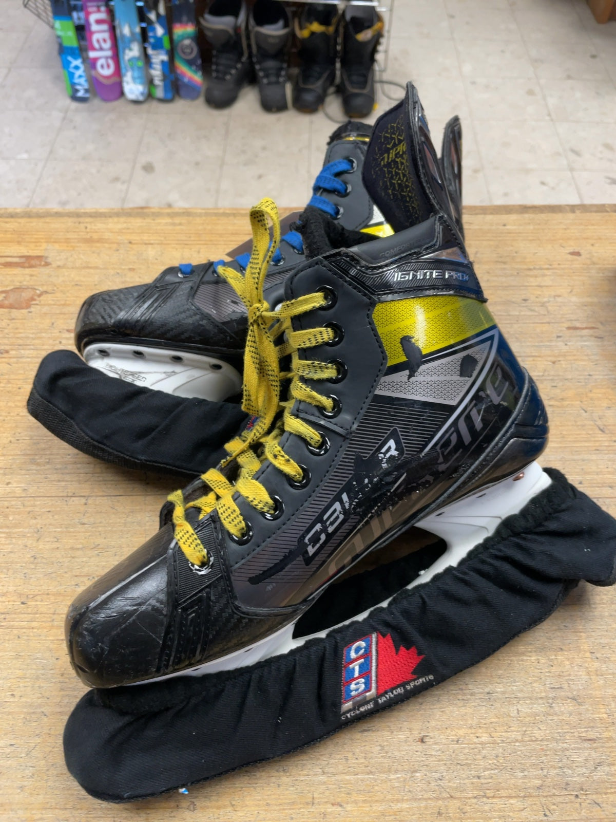 Bauer Supreme Ignite Pro+ Size 8.5 Fit 3 Ice Hockey Skates