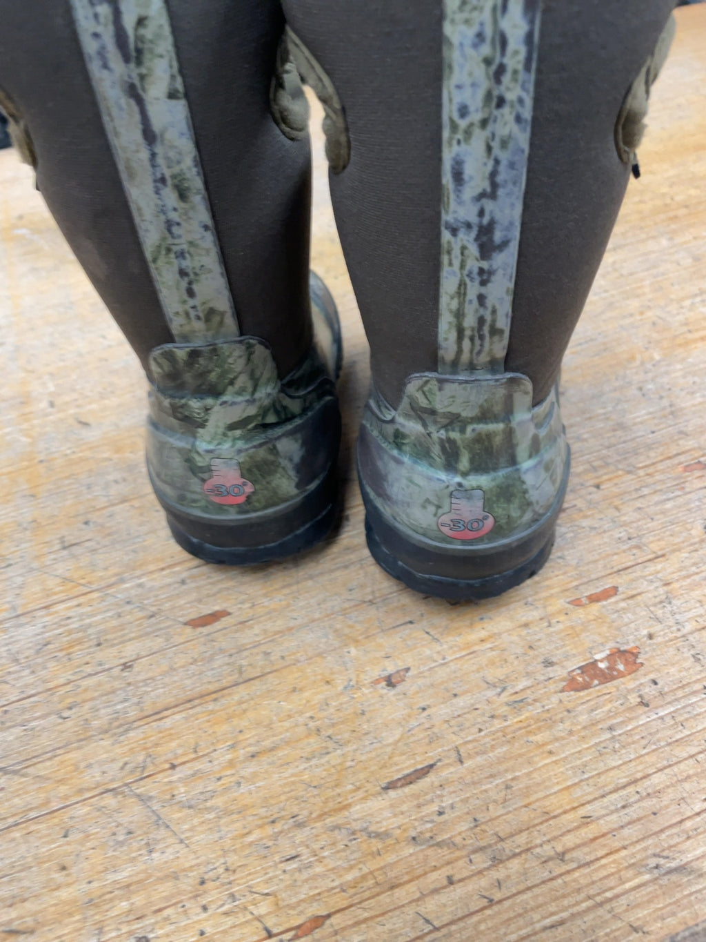 Bogs Classic Camo Waterproof Winter Rain Boots Size 8C