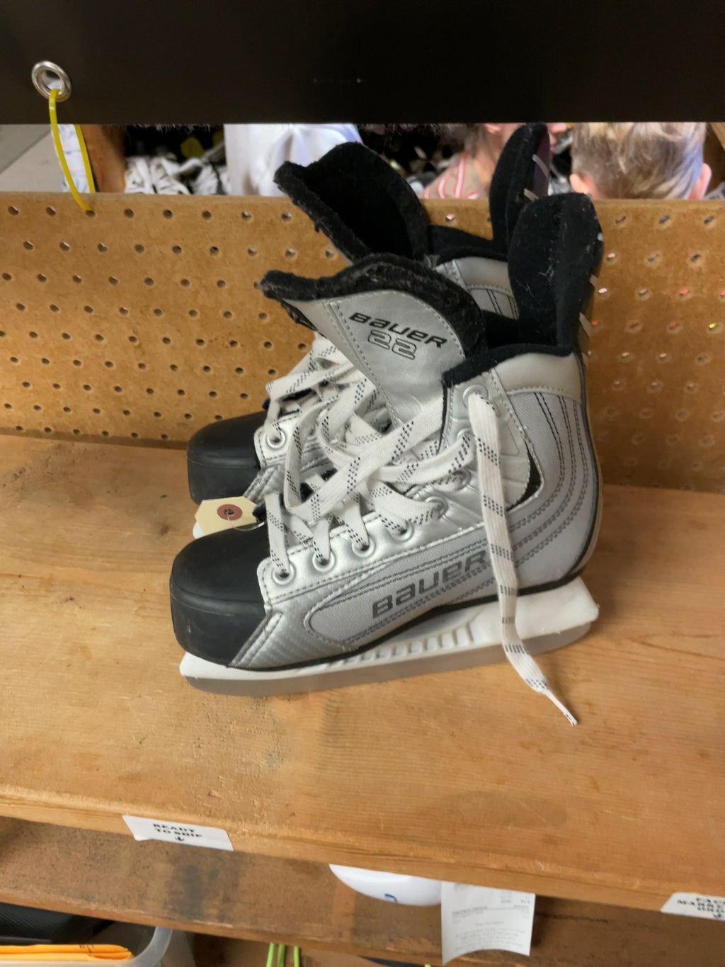 Bauer 22 Size 2 Hockey Skates