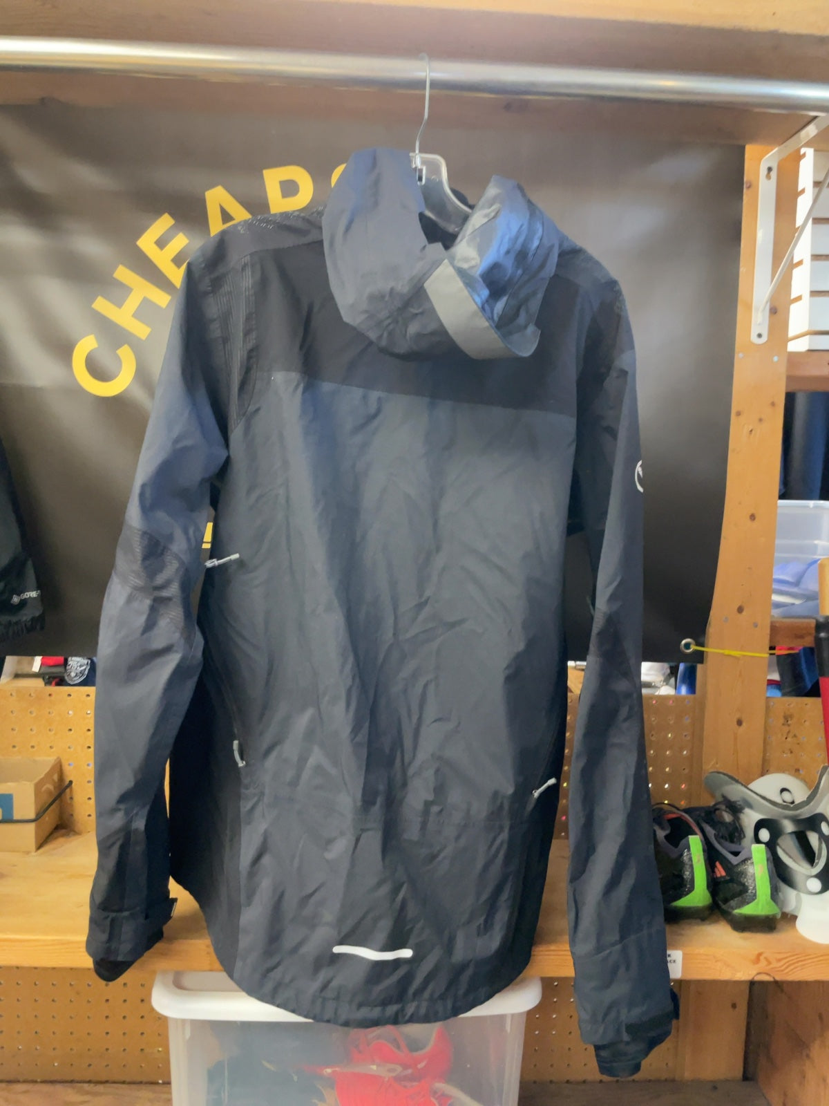 Endura MT500 Waterproof Cycling Jacket Size Large Black