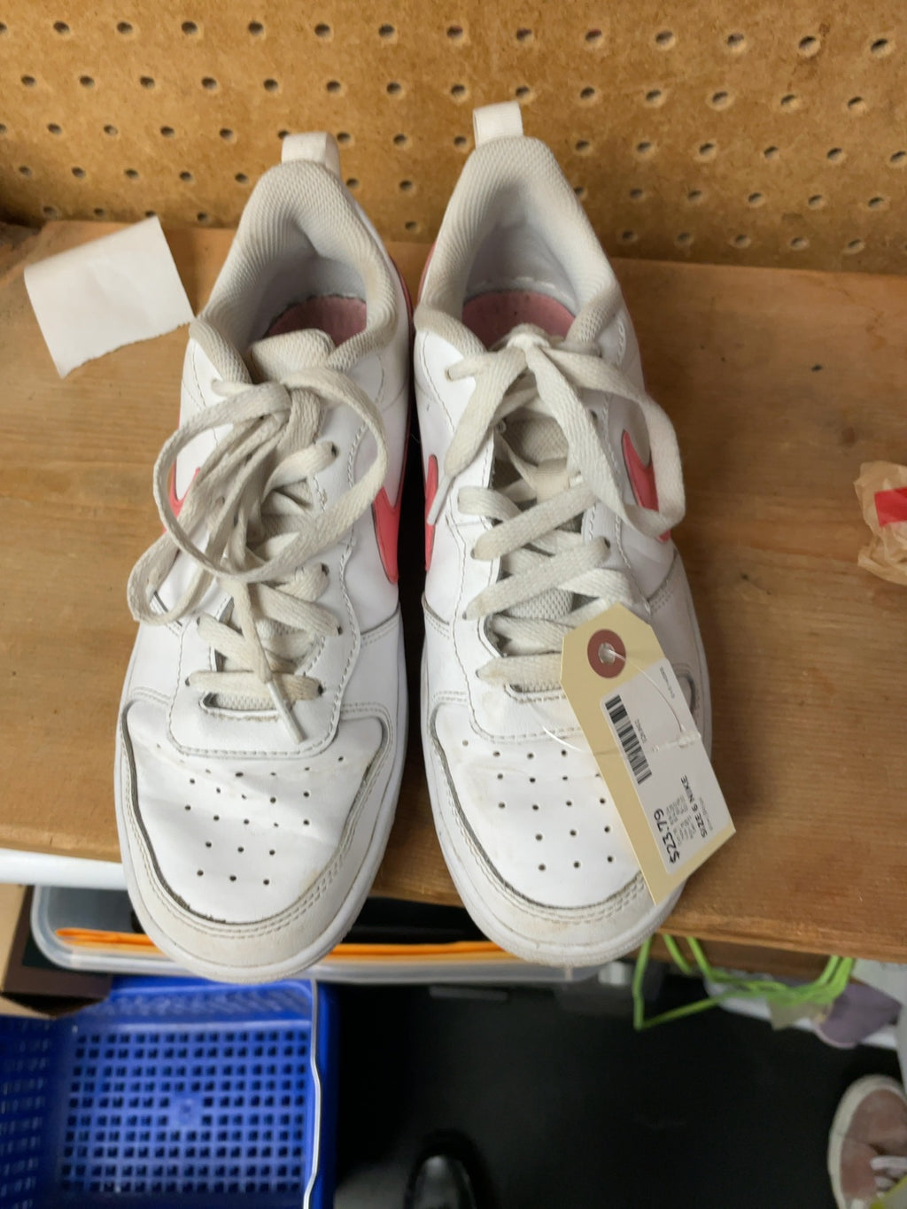 Nike Court Borough Low 2 Size 6Y White / Pink