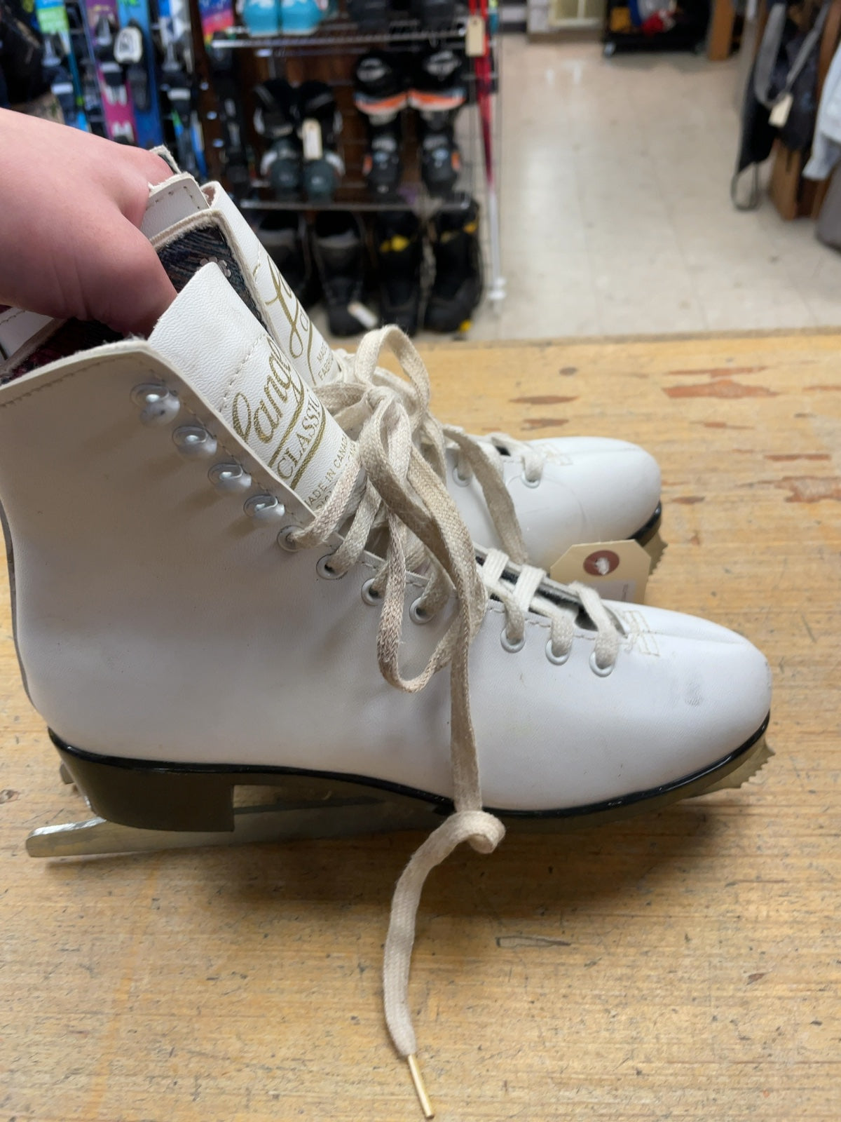 Lange Classic Size 6 Figure Skates