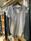 lululemon Size 8 V-Neck T-Shirt