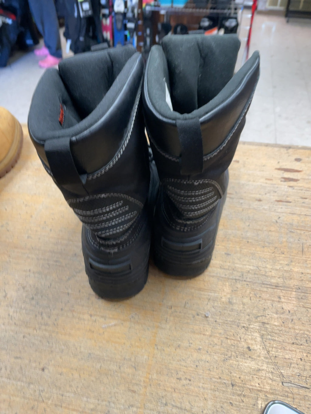 Thermolite Winter Boots Size 8 Black