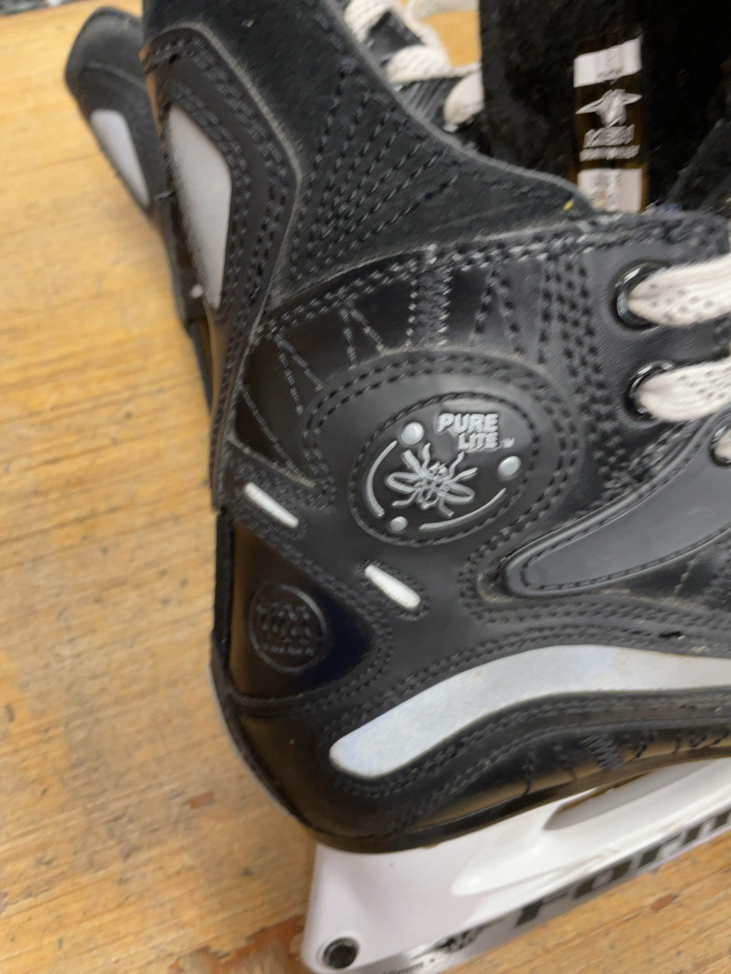 Mission Pure Lite Ice Hockey Skates US 6 E