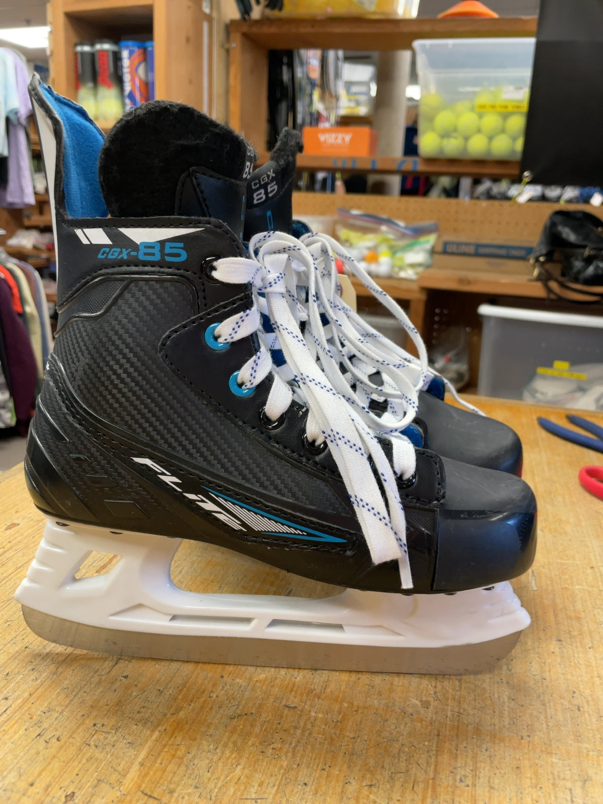 Flite CGX-85 Size 4 Ice Hockey Skates