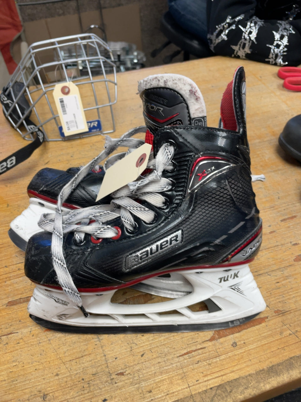 Bauer Vapor X LTX Size 2.5 D Hockey Skates