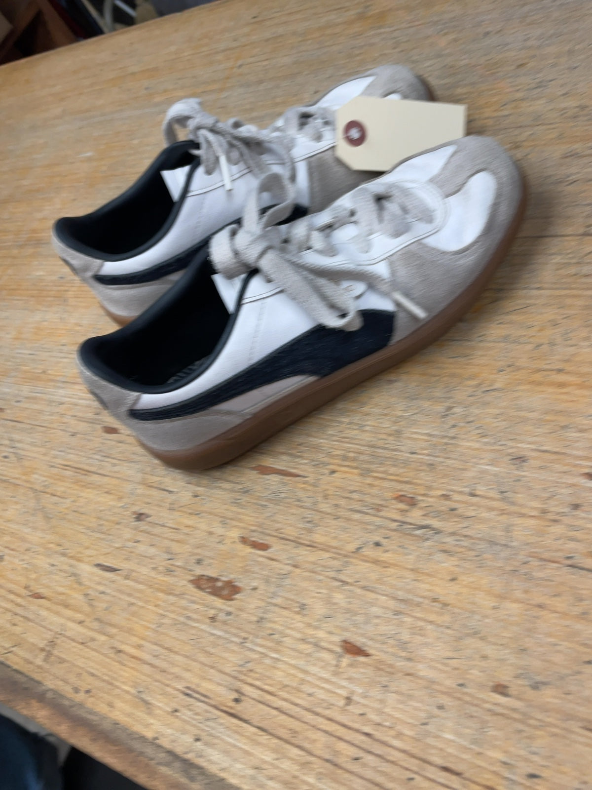 Puma Palermo Size 7 Sneakers