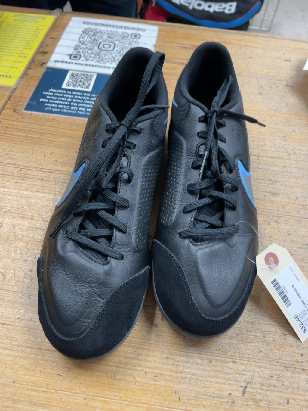 Nike Tiempo Indoor Soccer Shoes Size 11.5