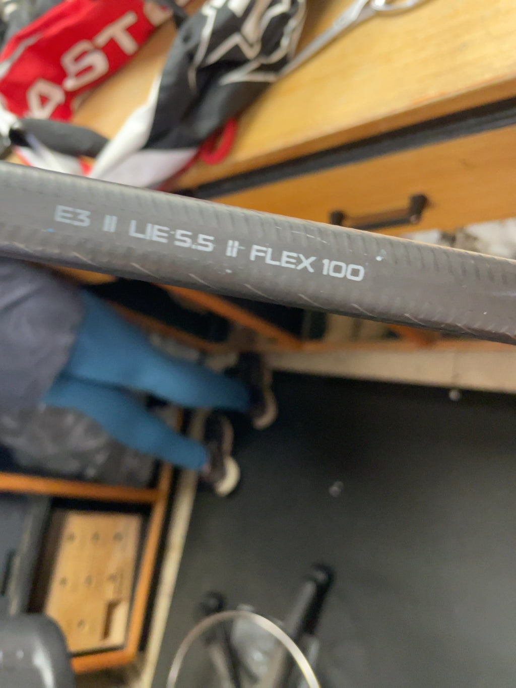 Easton Velocity V9E Flex 100 E3 Lie 5.5 Senior Ice Hockey Stick