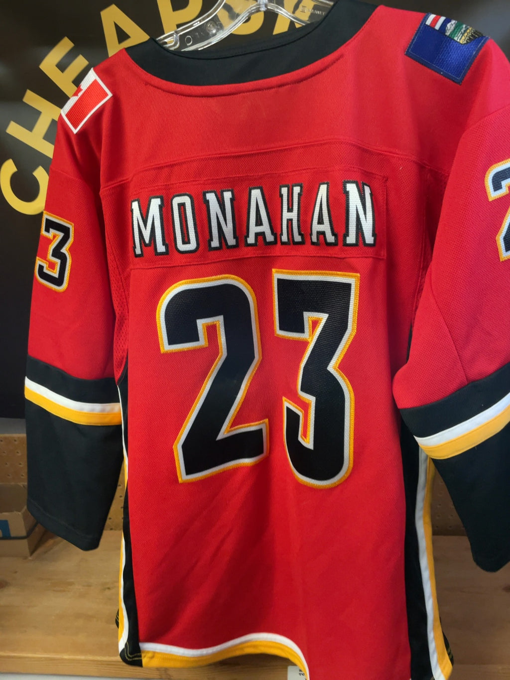 NHL Calgary Flames Monahan #23 Hockey Jersey Size L/XL Youth