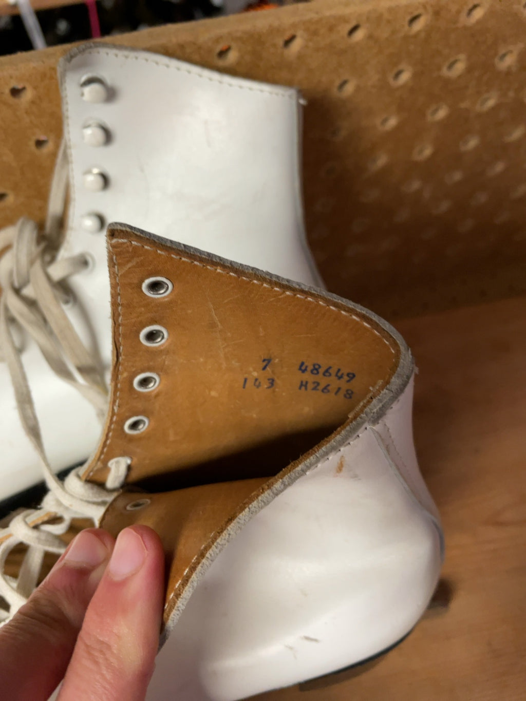 Daoust Size 7 White Figure Skates