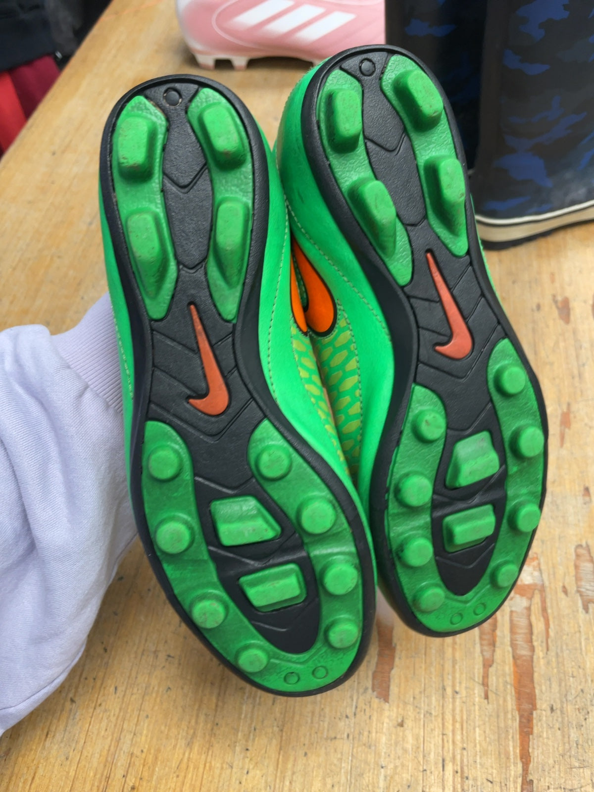 Nike Magista Size 3.5 Soccer Cleats Green Orange