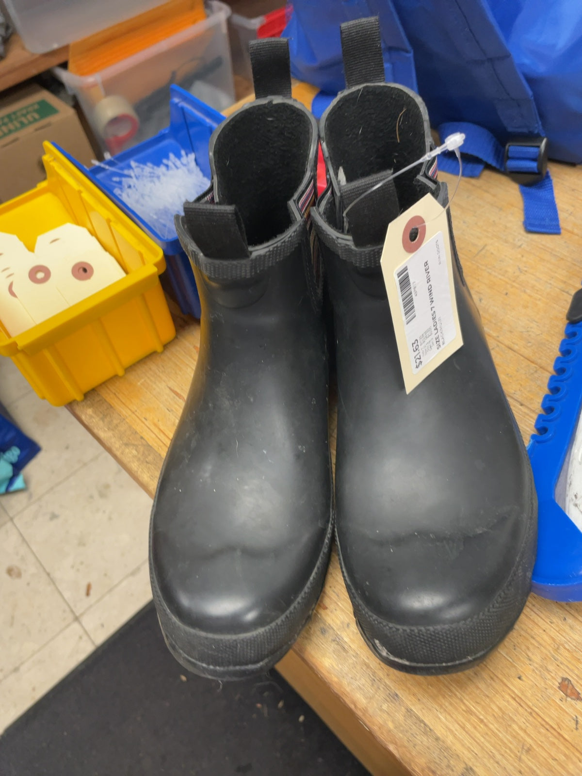WindRiver Size 7 Rain Boots