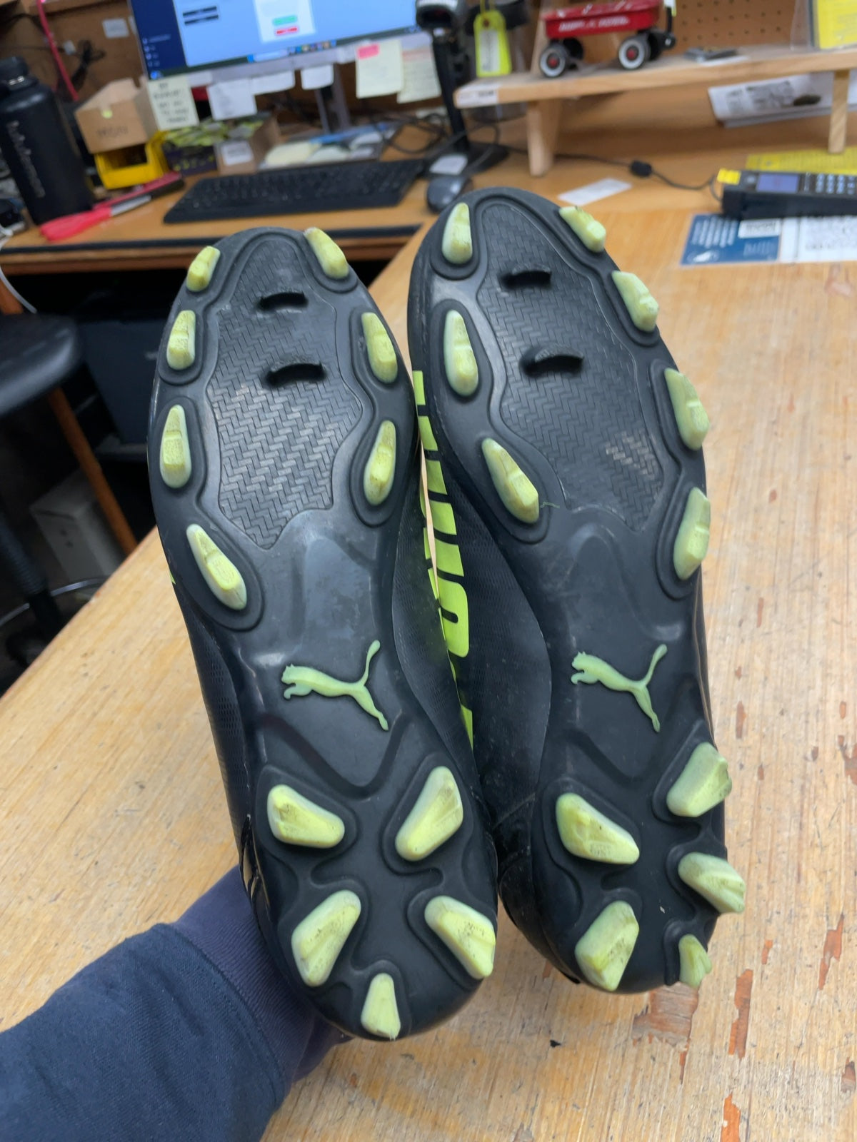 Puma evoSPEED Size 10 Soccer Cleats