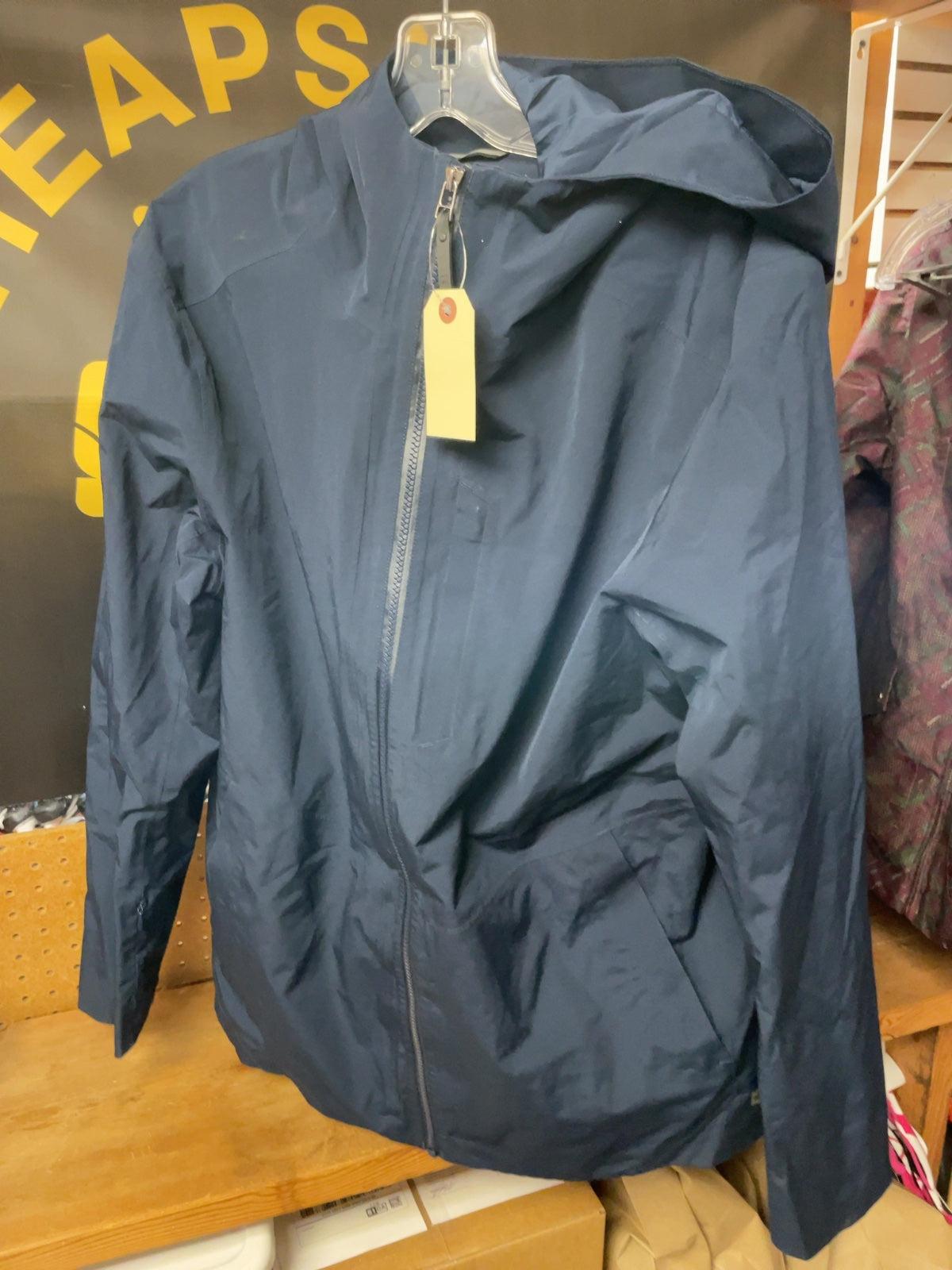 MEC Size M Men's Hooded Rain Jacket