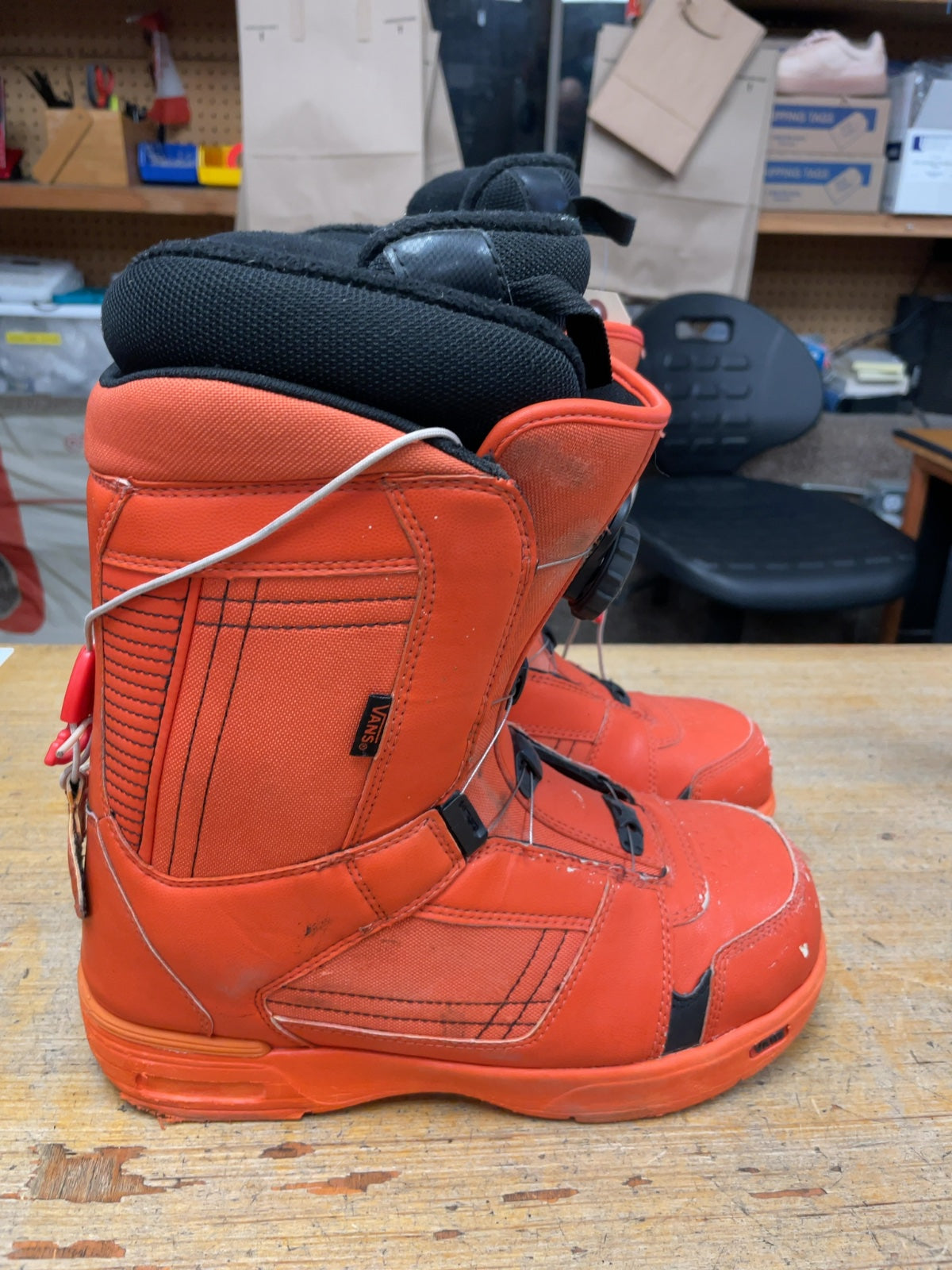 Vans Encore Size 11 US BOA Snowboard Boots Orange