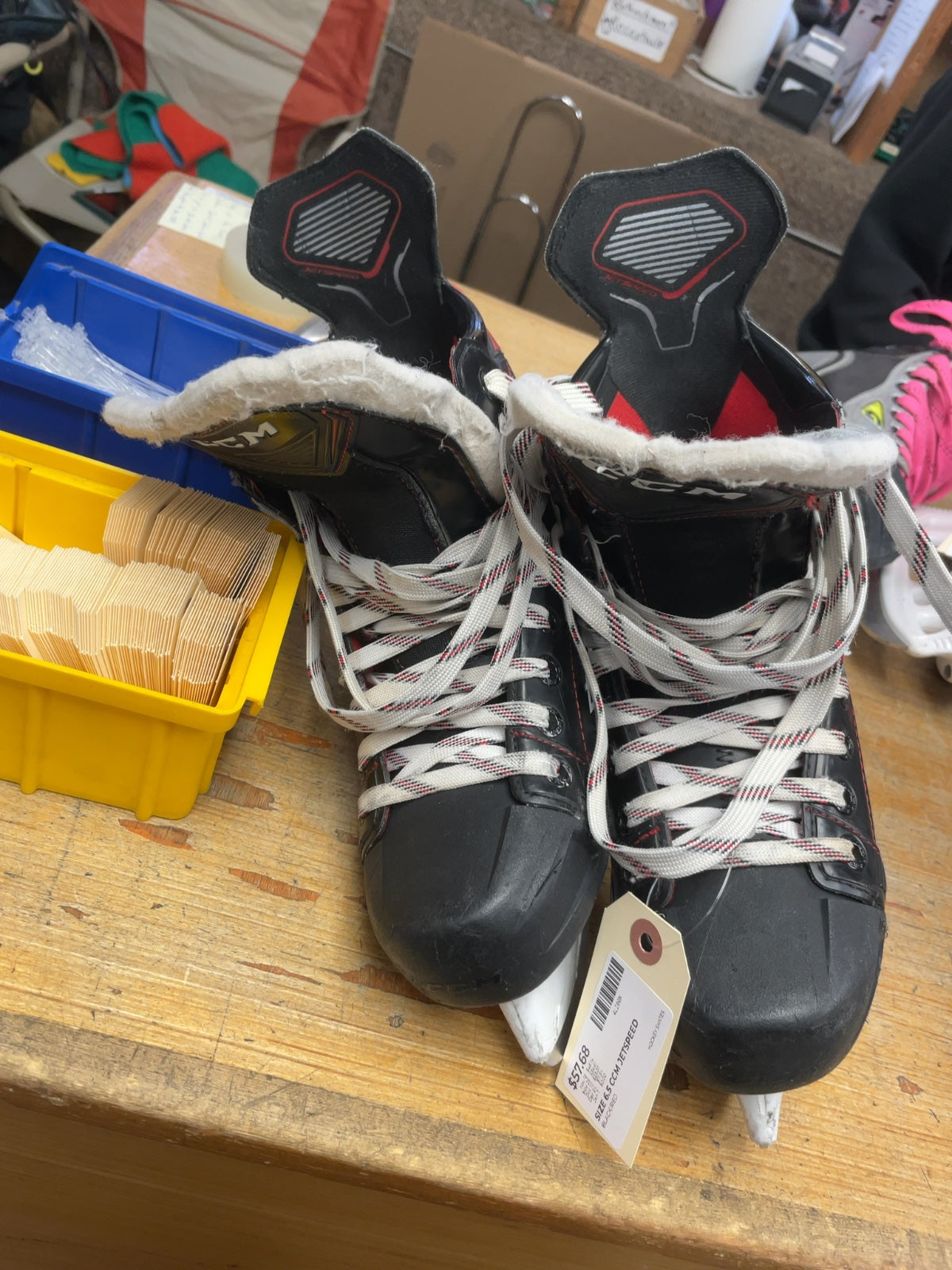 CCM JetSpeed FT470 Size 6.5 D Ice Hockey Skates