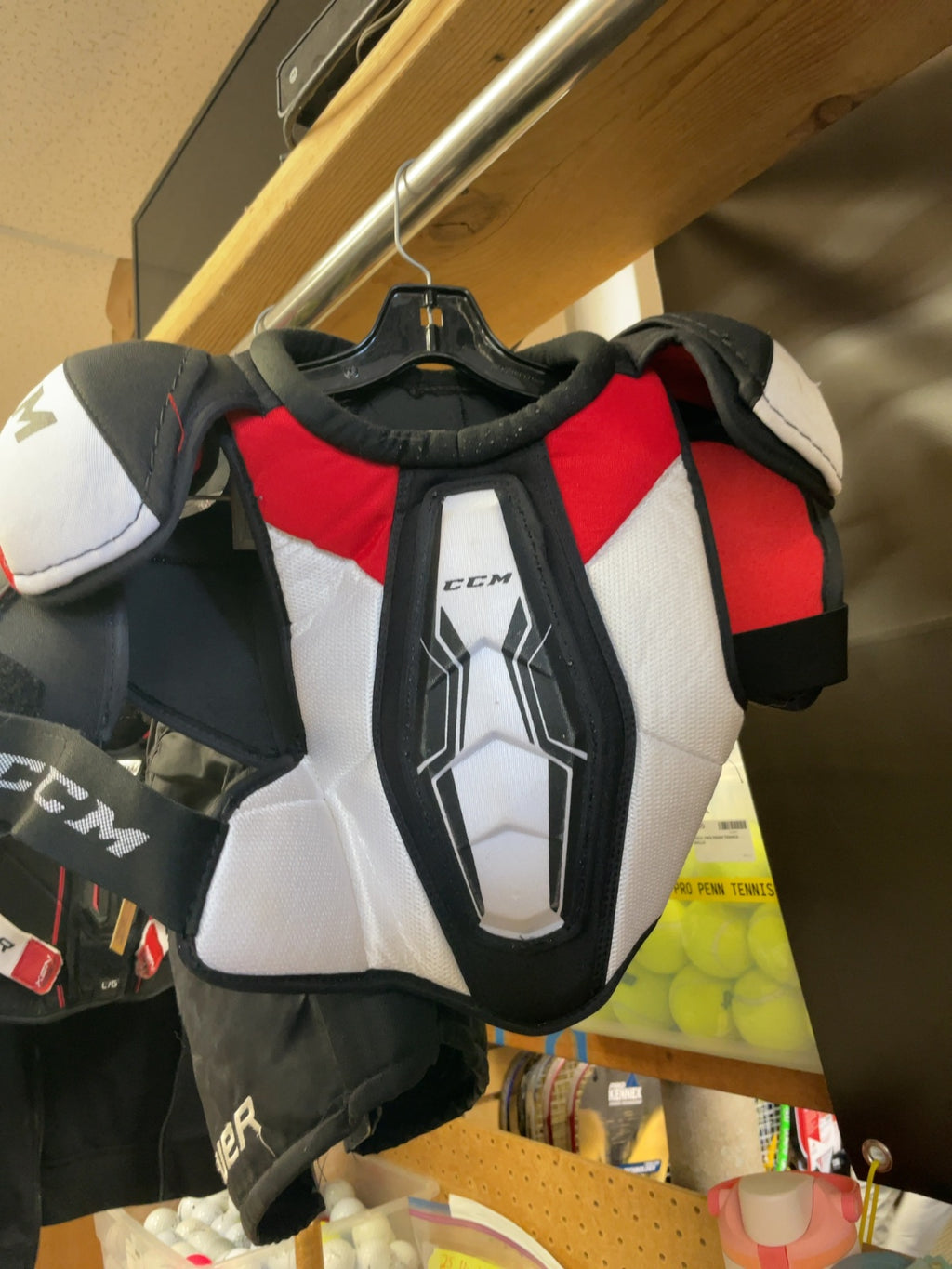 CCM JetSpeed FT475 Junior L Hockey Shoulder Pads