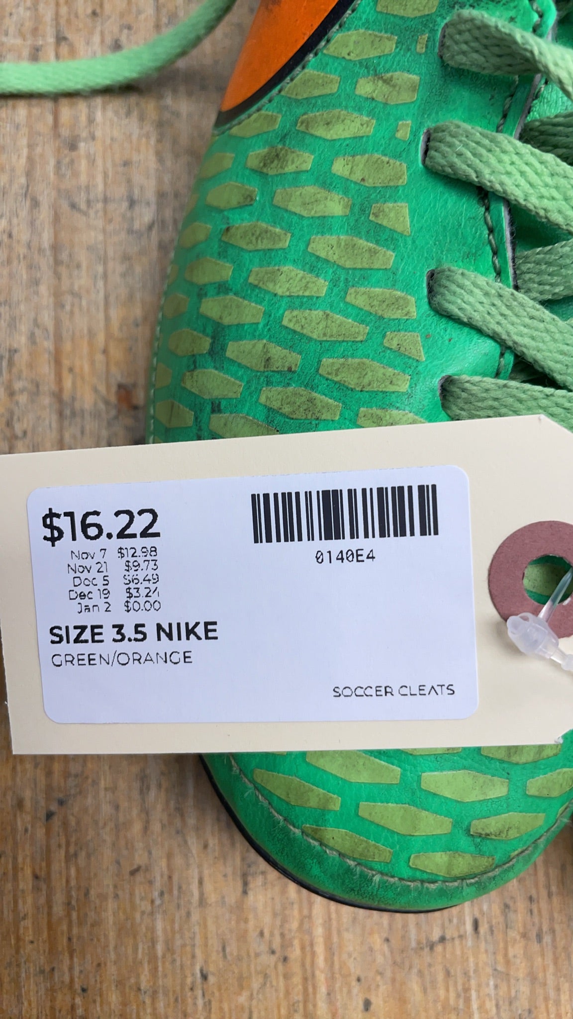 Nike Magista Size 3.5 Soccer Cleats Green Orange