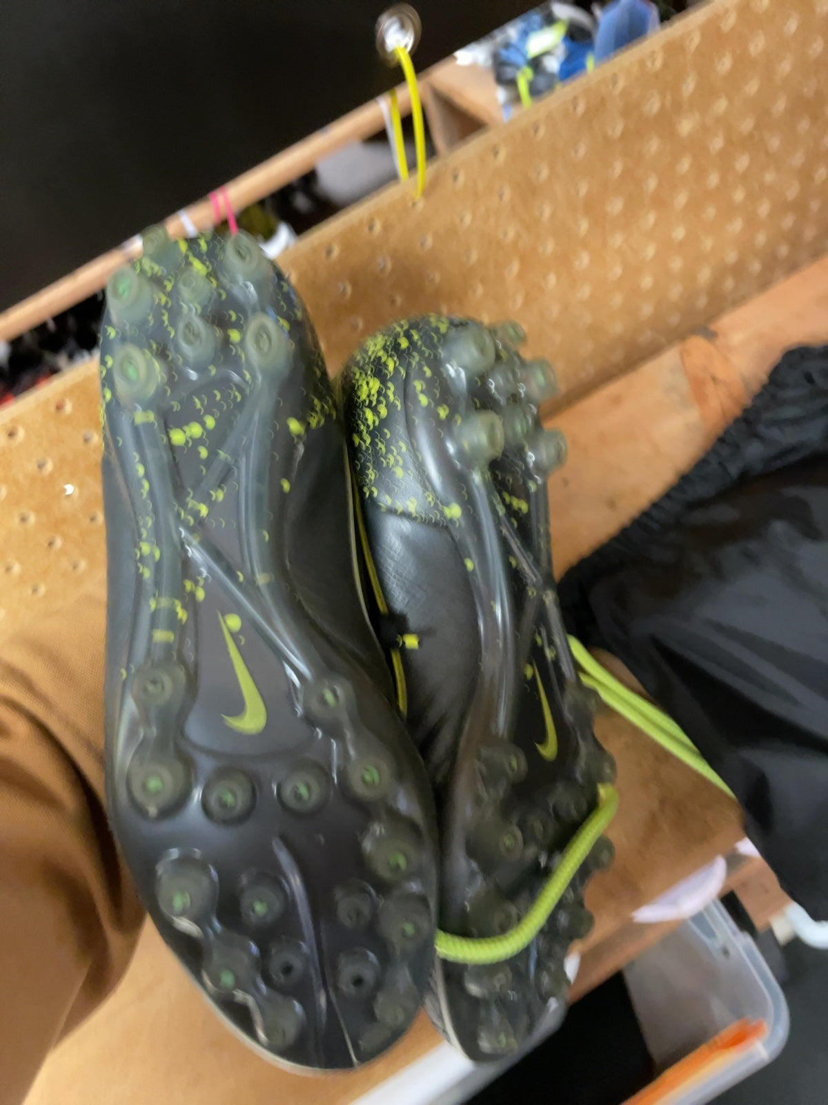 Nike Tiempo Size 10.5 US Soccer Cleats With Bag